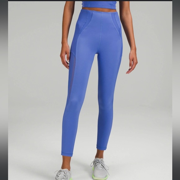 Lululemon Everlux and Mesh Super-High-Rise
Training Tight 25" - Picture 2 of 6